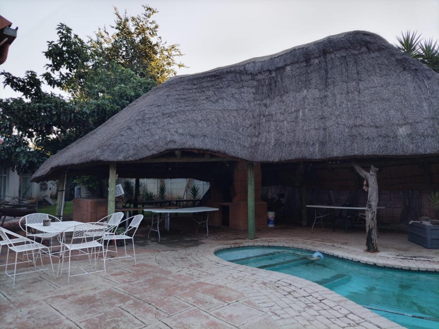 4 Bedroom Property for Sale in Oos Einde North West